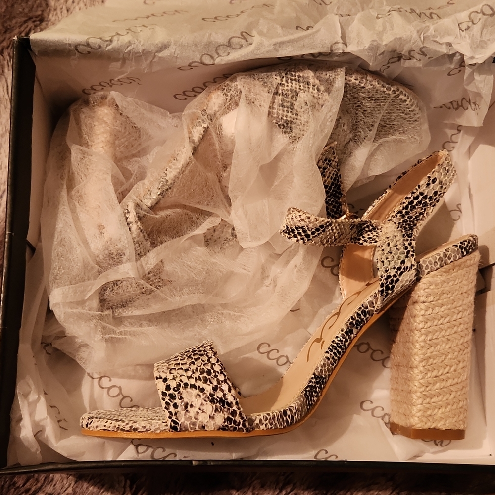 Heels - Picture 4 of 4